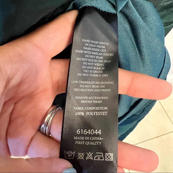 TwentyFourSeven Forest Green Silky Wrap Long Sleeved Romper, NWT, Size L - Picture 5 of 9